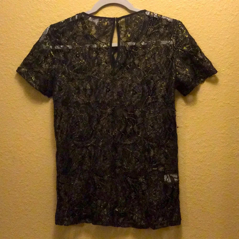 BCBGeneration Black and Gold Sheer Floral Lace Top Size XXS New Without Tags - Picture 4 of 8
